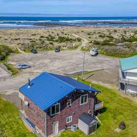 Hotel Exterior1Ocean Views and Cozy Deck - Inviting Coastal Haven,Nehalem H Street Dock飯店