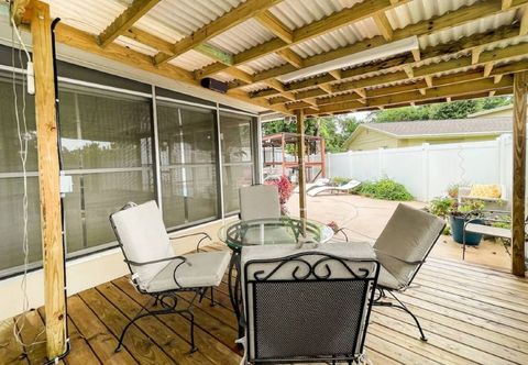 Others Heated Pool and Spacious Outdoor Area - Inviting Florida Retreat