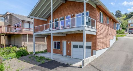 其他 2 Modern Design with Game Room and Deck - Stunning Ocean View Retreat