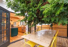 Others 2 Stunning Dual Living Rooms and Chef's Kitchen - Cozy Elegant Escape