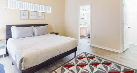 Others 2 Enclosed Pool and Spacious Living Areas - Stunning Retreat