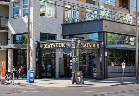 Others Charming Retreat with Hot Tub and Game Room - Inviting Oasis