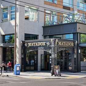 Hotel Exterior 1 Charming Retreat with Hot Tub and Game Room - Inviting Oasis, Oregon Zoo Hotels