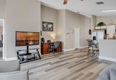 Khác 6 Screened Pool and Fully Equipped Kitchen - Charming Family Retreat