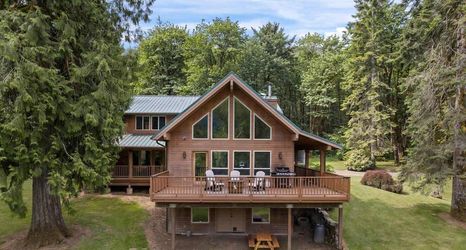 Others 2 Picturesque Retreat with Game Room and Hot Tub - Cozy Escape