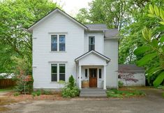 其他 5 Historic Farmhouse with Gourmet Kitchen and Outdoor Oasis - Enchanting Getaway