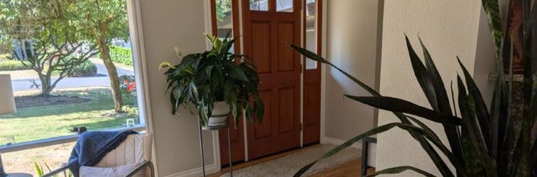 其他 Charming Garden Retreat with Modern Design - Inviting and Tranquil