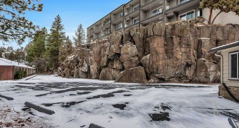 Others 2 Balcony Overlooking Deschutes River and Heated Pool - Charming Condo