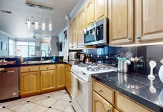 Others 5 Waterfront condo with fitness center, hot tub & central AC