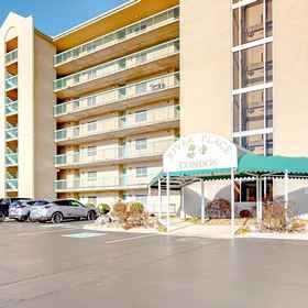 Hotel Exterior 1 River Escape, Khách sạn The Island in Pigeon Forge