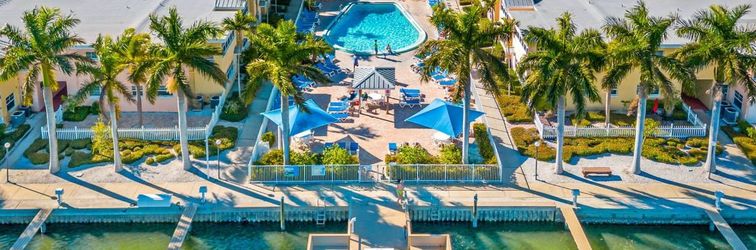 Others Fishing Dock and Heated Pool - Charming Tropical Retreat