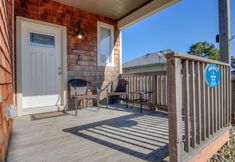 其他 4 Spacious Great Room and Family Fun Amenities - Inviting Coastal Haven