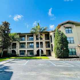 Hotel Exterior 1 Private Balcony and Heated Communal Pool - Charming Resort Retreat, Highland Reserve Golf Club Hotels