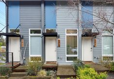 その他 4 Stylish Townhome with Balcony and Smart Amenities - Charming Modern Haven