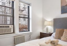 Others 6 Stylish Studio with Rooftop Access and Cozy Amenities - Inviting Urban Retreat