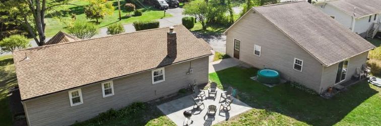 Others Charming Retreat with Game Room and Fire Pit - Cozy Haven