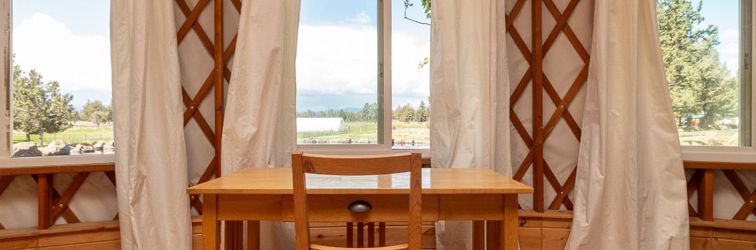 Lain-lain Cozy Yurt with Soaking Tub and Scenic Trails - Romantic Oasis