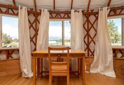 Lain-lain Cozy Yurt with Soaking Tub and Scenic Trails - Romantic Oasis