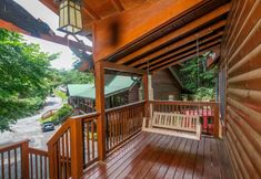 Others 6 Cozy Cabin with Hot Tub and Jetted Tub - Inviting Mountain Retreat