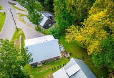 其他 2 Fire Pit, Hot Tub, and Modern Kitchen - Cozy Charming Retreat