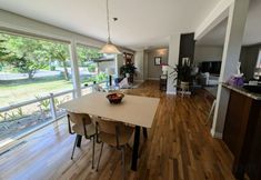 其他 7 Charming Garden Retreat with Modern Design - Inviting and Tranquil