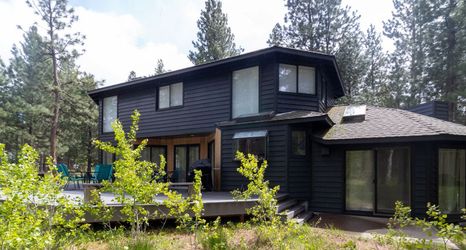 Others 2 Spacious Family Retreat with Hot Tub and Scenic Views - Charming Getaway