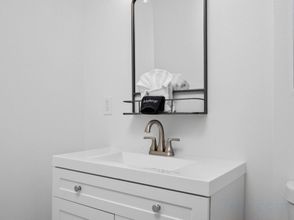 其他 4 Kitchenette and Nearby Dining Options - Charming Coastal Haven