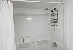 其他 3 Fire Pit and Shared Seating Areas - Charming Coastal Retreat