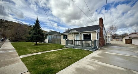 Lain-lain 2 Charming Outdoor Space and Cozy Ambiance - Delightful Retreat