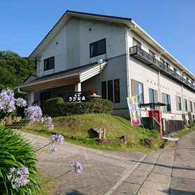 Logo 1 ซาซานามิ, โรงแรม & ที่พัก อะมะกัน