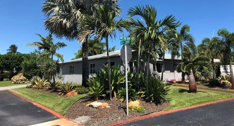 อื่นๆ 2 Secluded Beach Haven with Private Pool & Nightlife Access