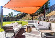 其他 4 Modern Kitchen and Private Backyard Oasis - Charming Spacious Haven