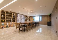 Others 5 HanTing Premium Hotel (Xi'an Railway Station Wulukou Subway Station)