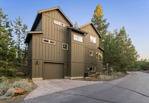 Others Expansive Deck and Community Hot Tub and Pool - Elegant and Bright