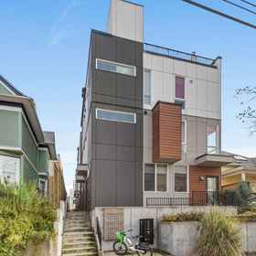 Hotel Exterior 1 Rooftop Patio and High-End Kitchen Amenities - Charming Urban Oasis, Seattle Children's Hospital Hotels