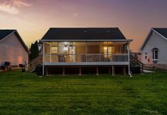 Others 2 Hot Tub and Screened-In Porch by the Creek - Charming Cozy Escape