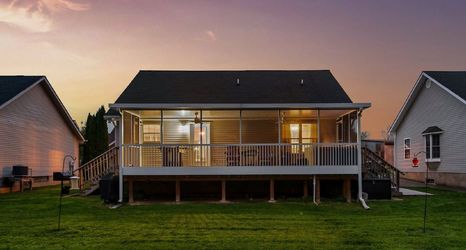 Others 2 Hot Tub and Screened-In Porch by the Creek - Charming Cozy Escape