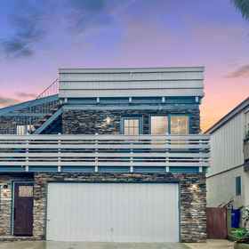 Hotel Exterior1Rooftop Fire Pit and Beach Gear - Charming Coastal Escape,文图拉县飯店