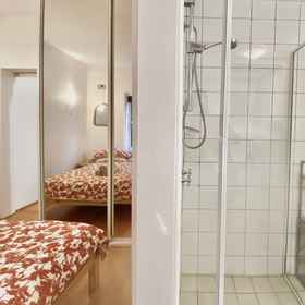 Others 1 Stylish BONDI BEACH unit - 250m to the sand, Bondi to Bronte Coastal Walk Hotels