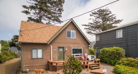 Others 2 Cozy Cottage with Partial Ocean View and Fire Pit - Charming Getaway