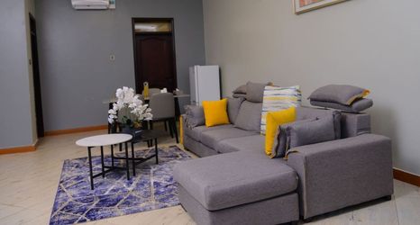 Lainnya 2 2 Bedroom Suite in 3 Bedroom Apartment