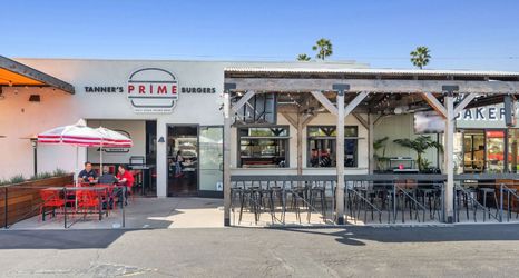 其他 2 Semi-Private Patio and Convenient Kitchenette - Stylish Coastal Retreat