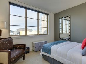 Others 4 Elegant, Recently Upgraded Apt – Pearl District & Fast Wifi! Free Parking!