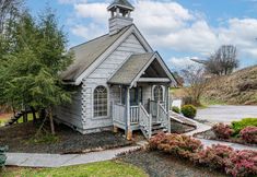 Others 4 Hot Tub and Game Loft - Cozy Mountain Escape