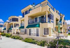 Others 2 Ocean Views and Cozy Balcony - Stunning Coastal Retreat