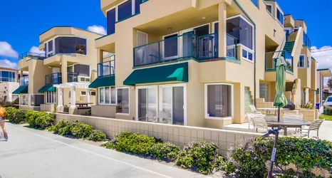 Others 2 Ocean Views and Cozy Balcony - Stunning Coastal Retreat