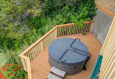Lainnya 6 Ocean-Facing Decks and Private Hot Tub - Charming Coastal Retreat