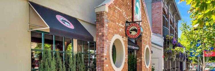 Lain-lain Breathtaking River View and Cozy Fireplace - Stunning Getaway