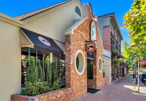 Lain-lain Breathtaking River View and Cozy Fireplace - Stunning Getaway