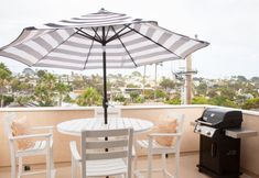 Khác 3 Spacious Home with Ocean View and Gardens - Vibrant Charming Retreat